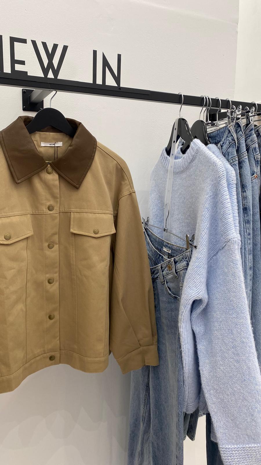 Cazadora solapa efecto polipiel