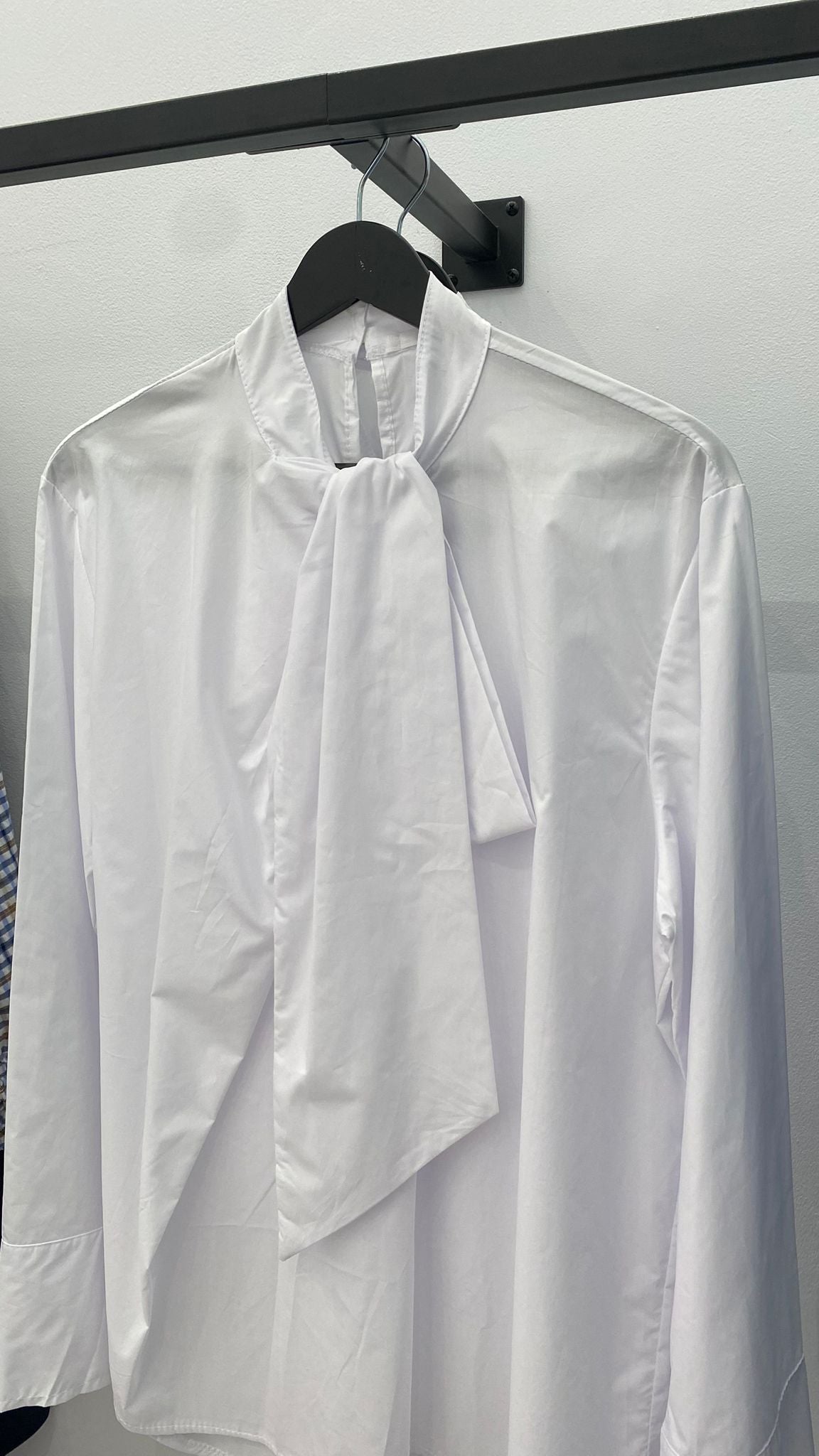 Camisa lazo blanca