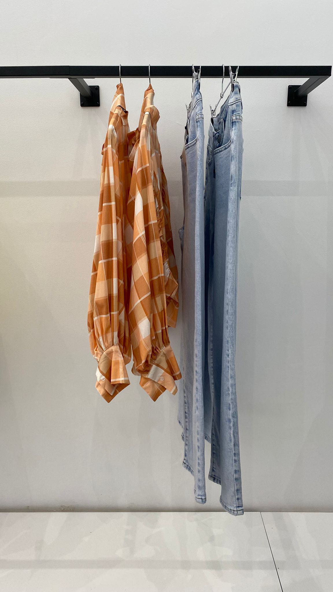 Blusa con lazada naranja