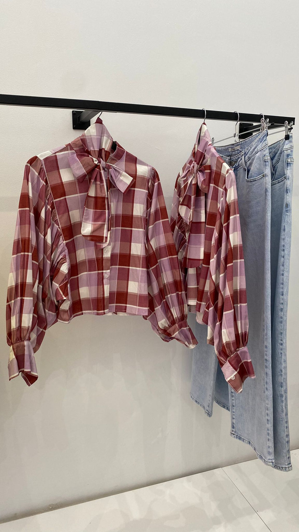 Blusa con lazada lila