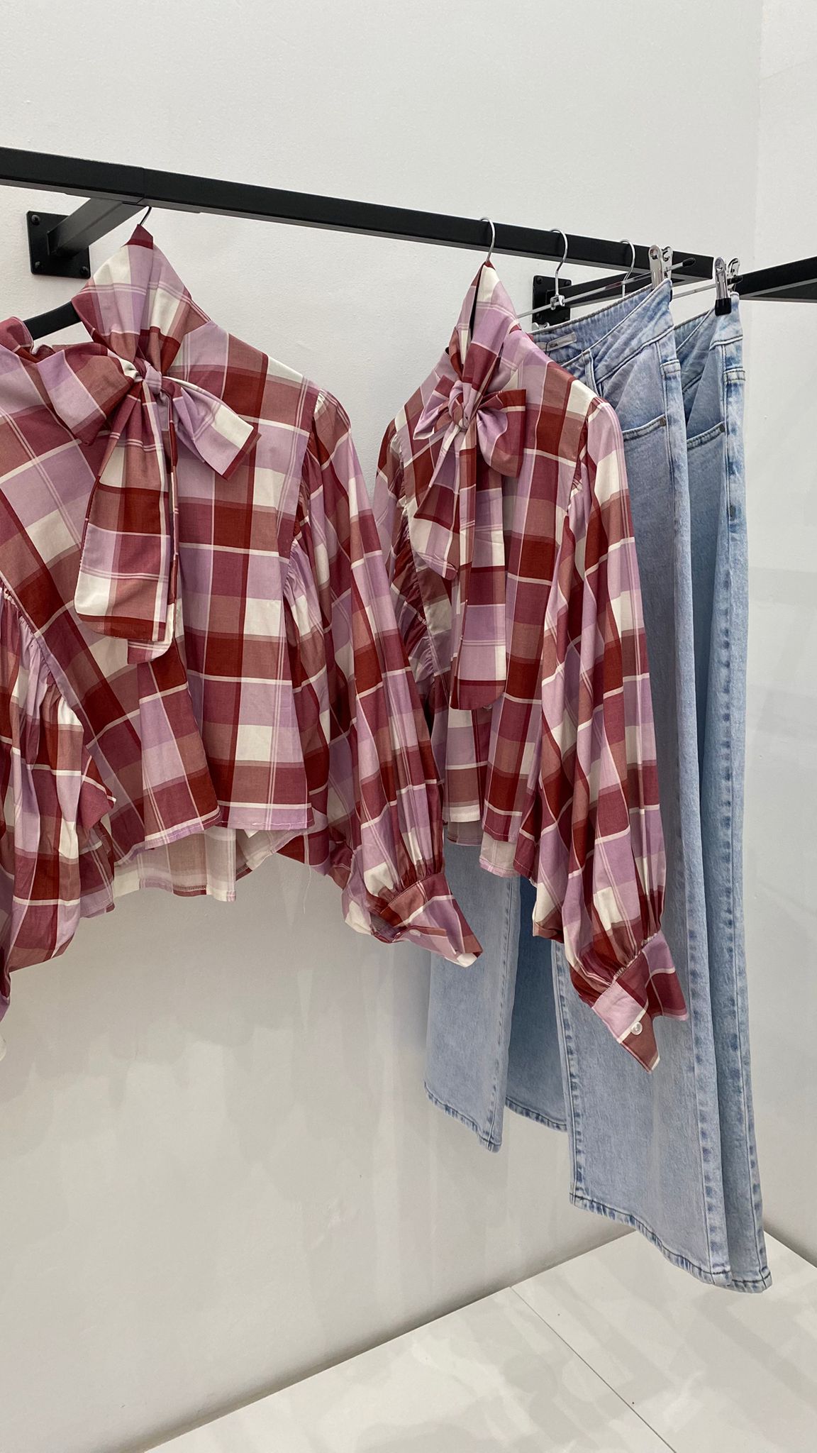 Blusa con lazada lila