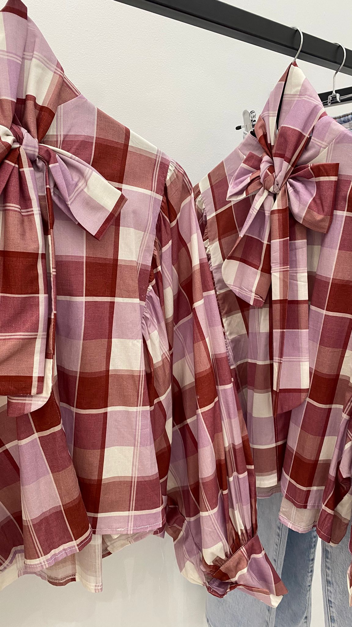 Blusa con lazada lila