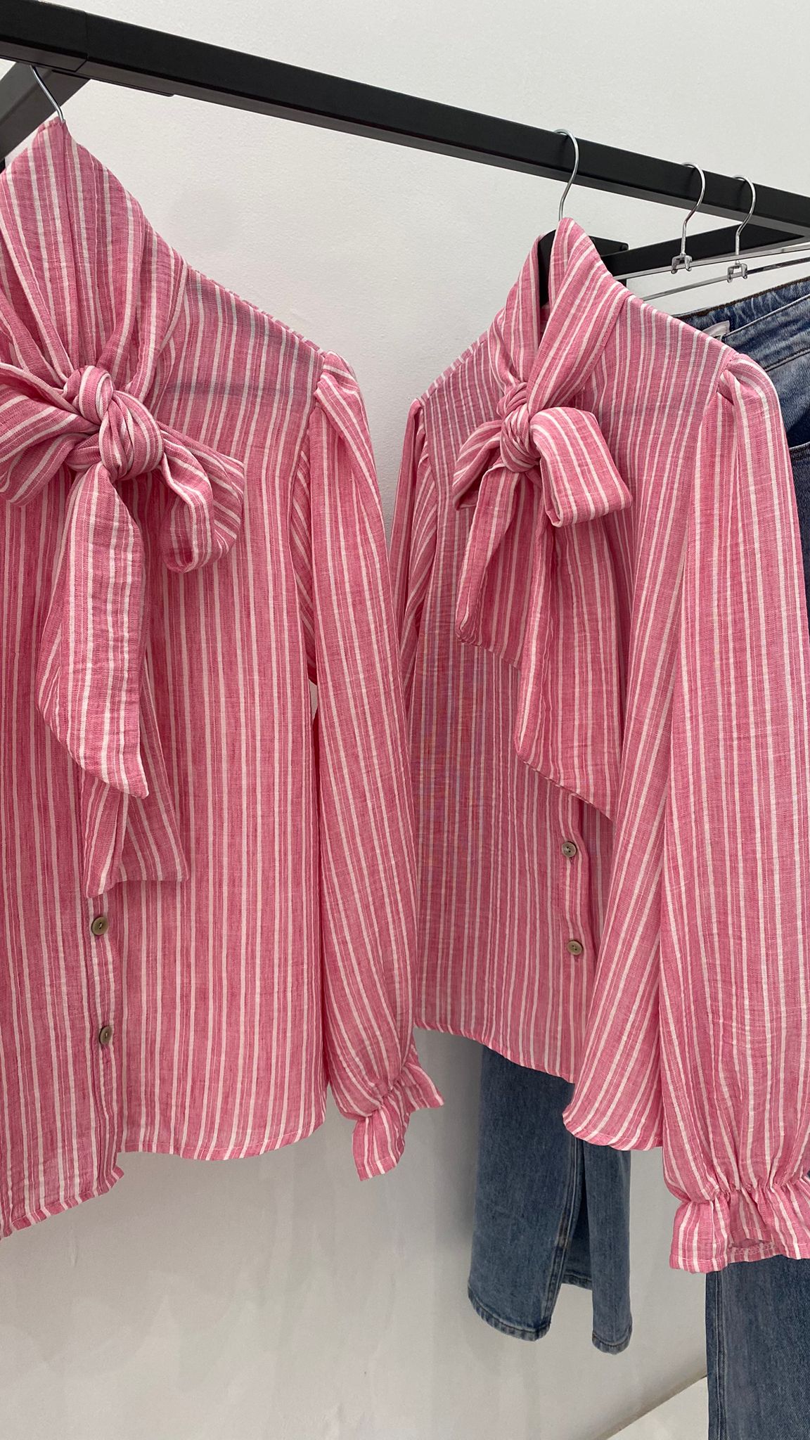 Blusa a rayas con lazada