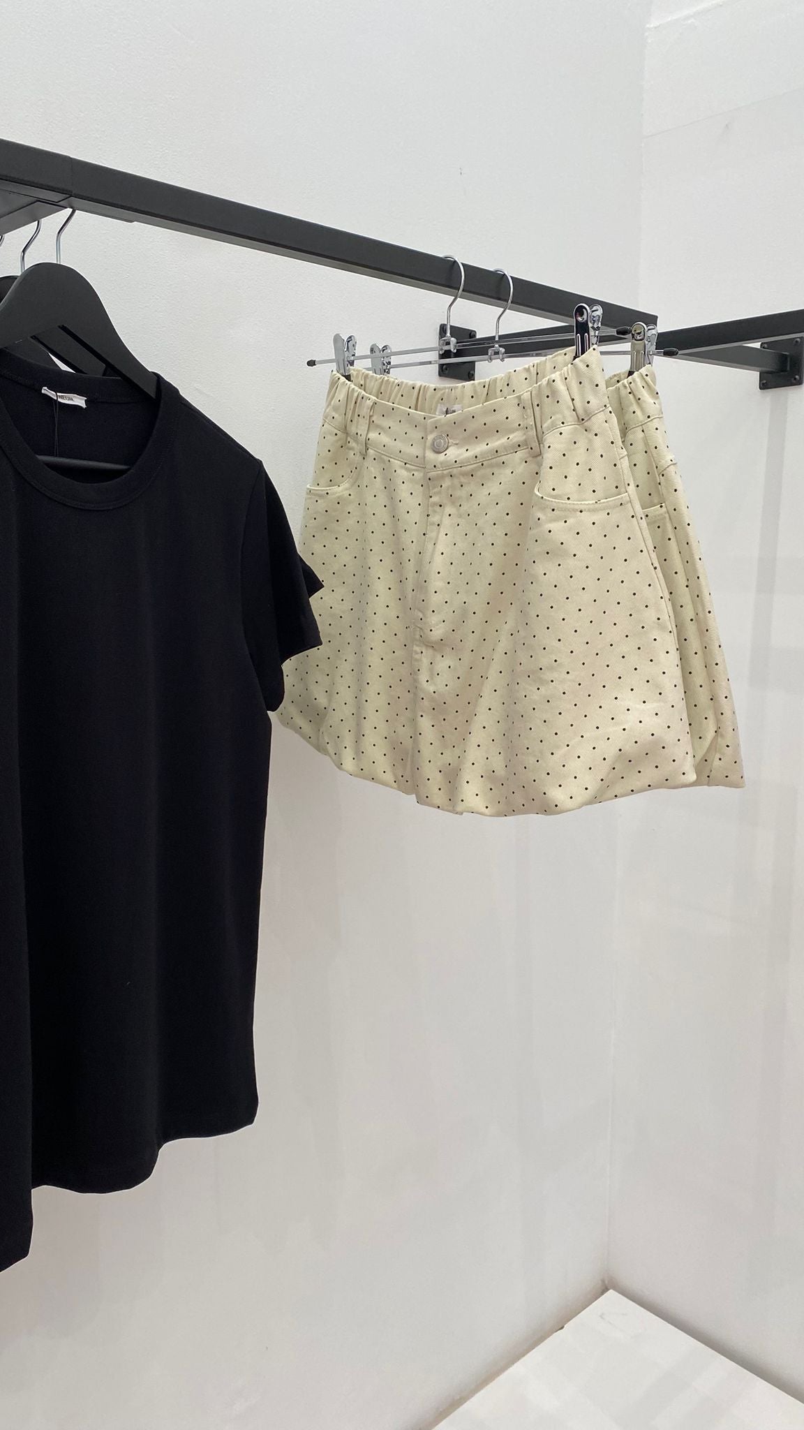 Mini falda abullonada dots