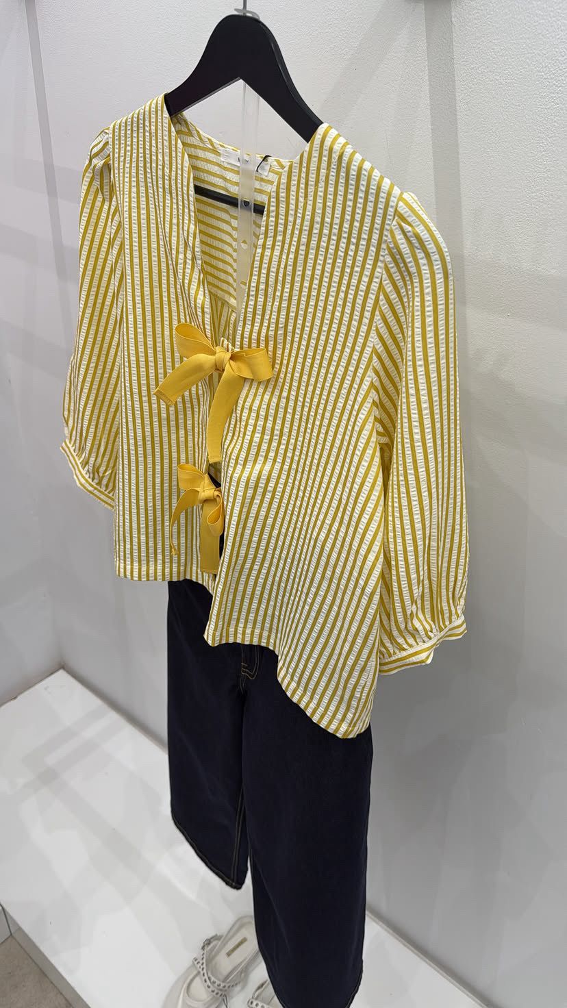 Camiseta rayas con lazos