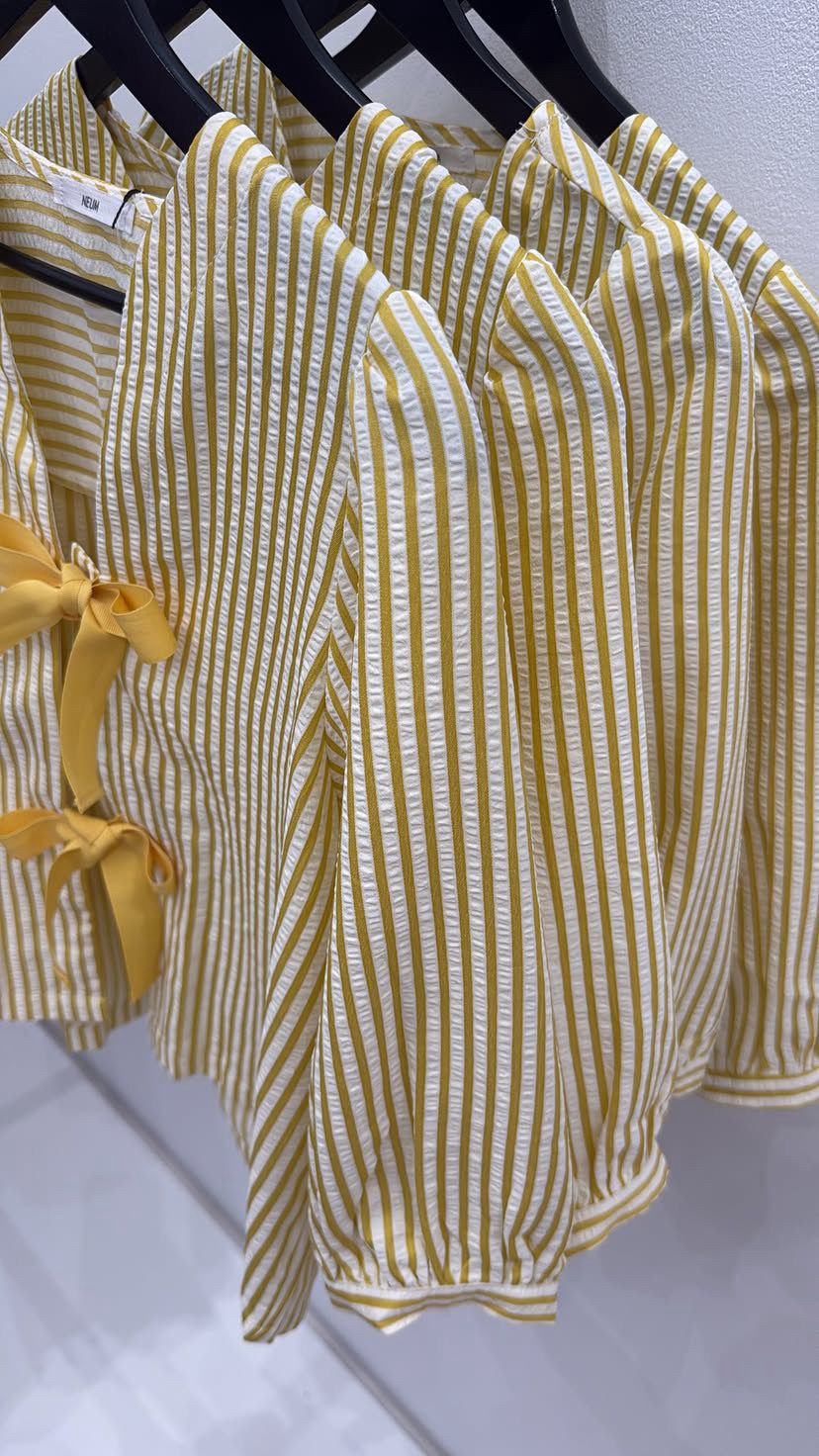 Camiseta rayas con lazos