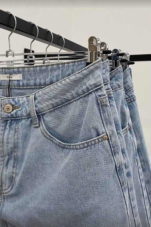 Jeans corto azul celeste