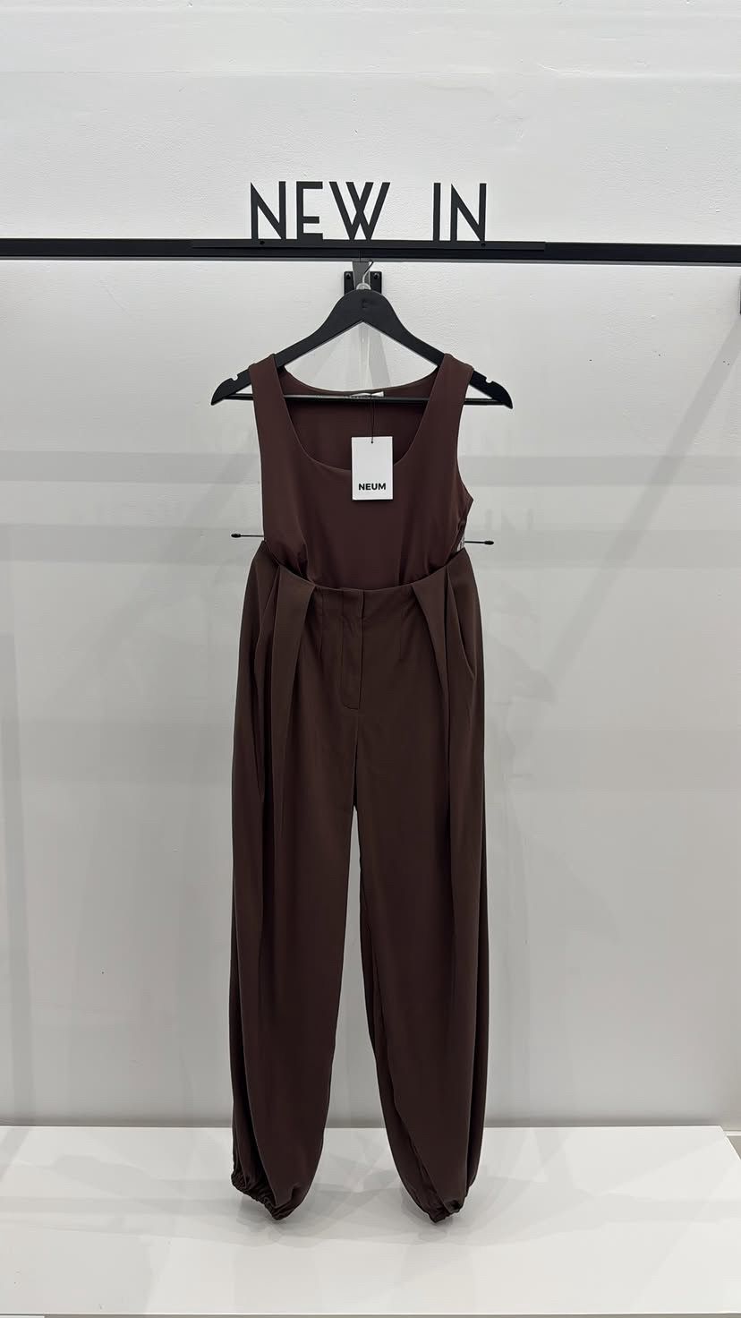 Pantalón bombacho con pinzas