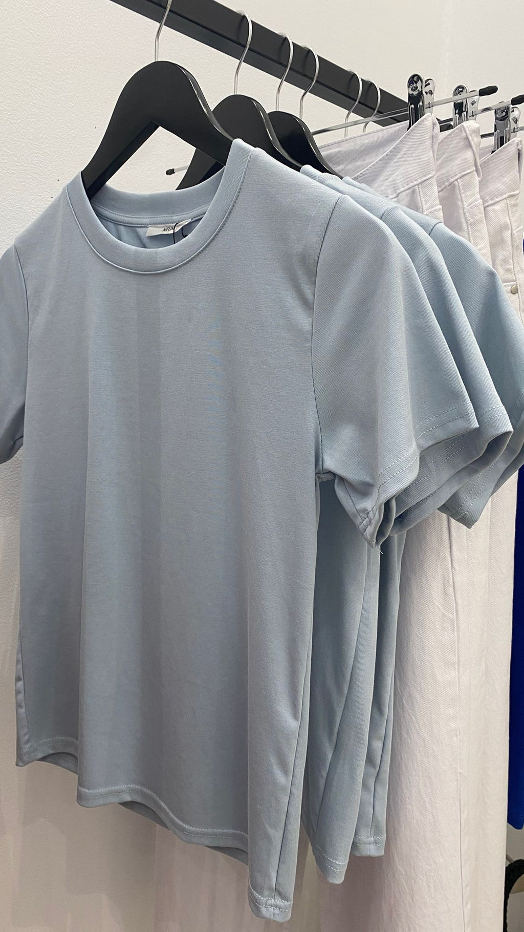 Camiseta básica azul celeste