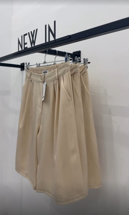 Bermuda traje beige