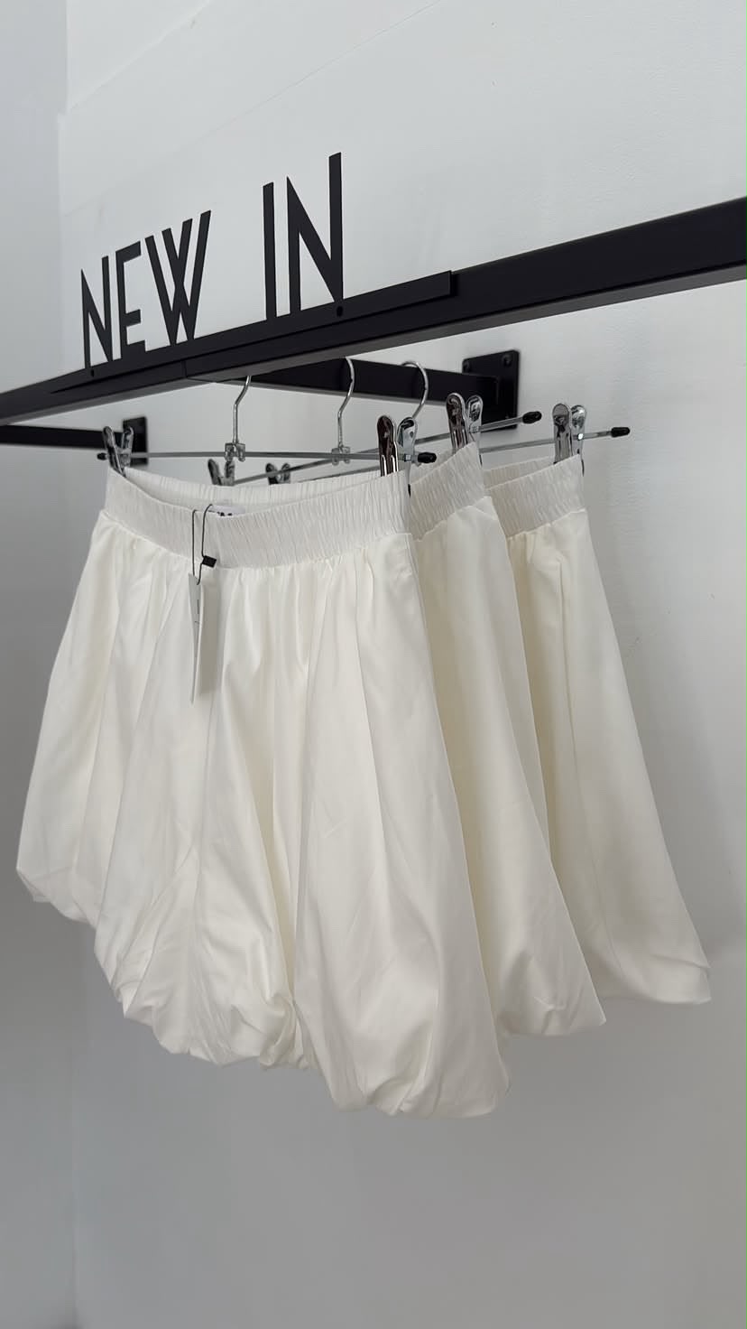 Short blanco