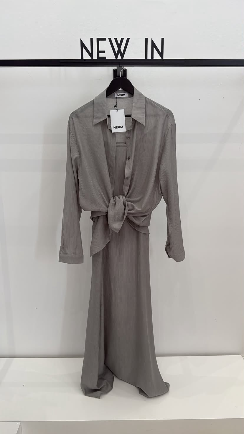 Total look vestido + camisa