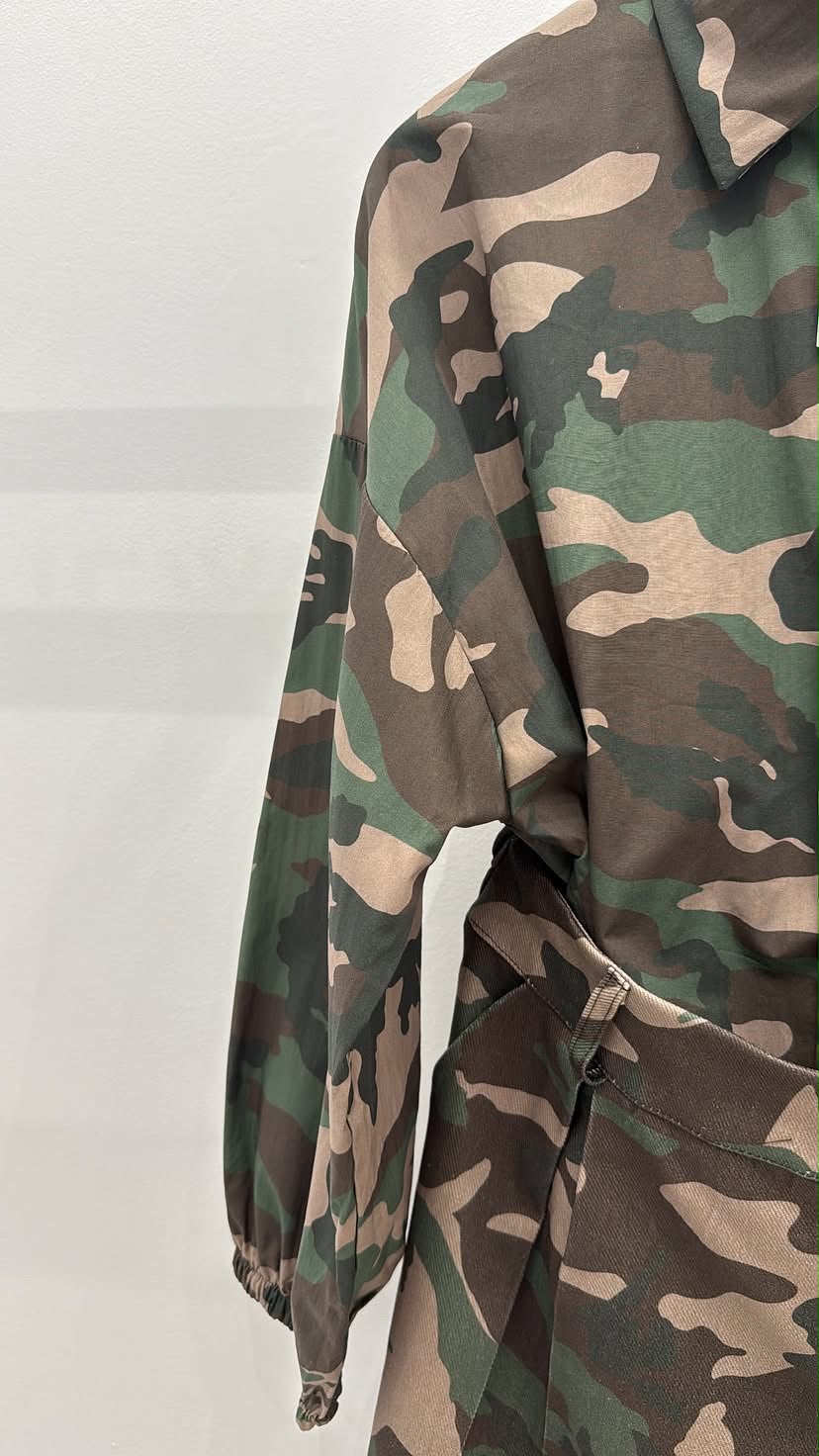 Sobre camisa militar
