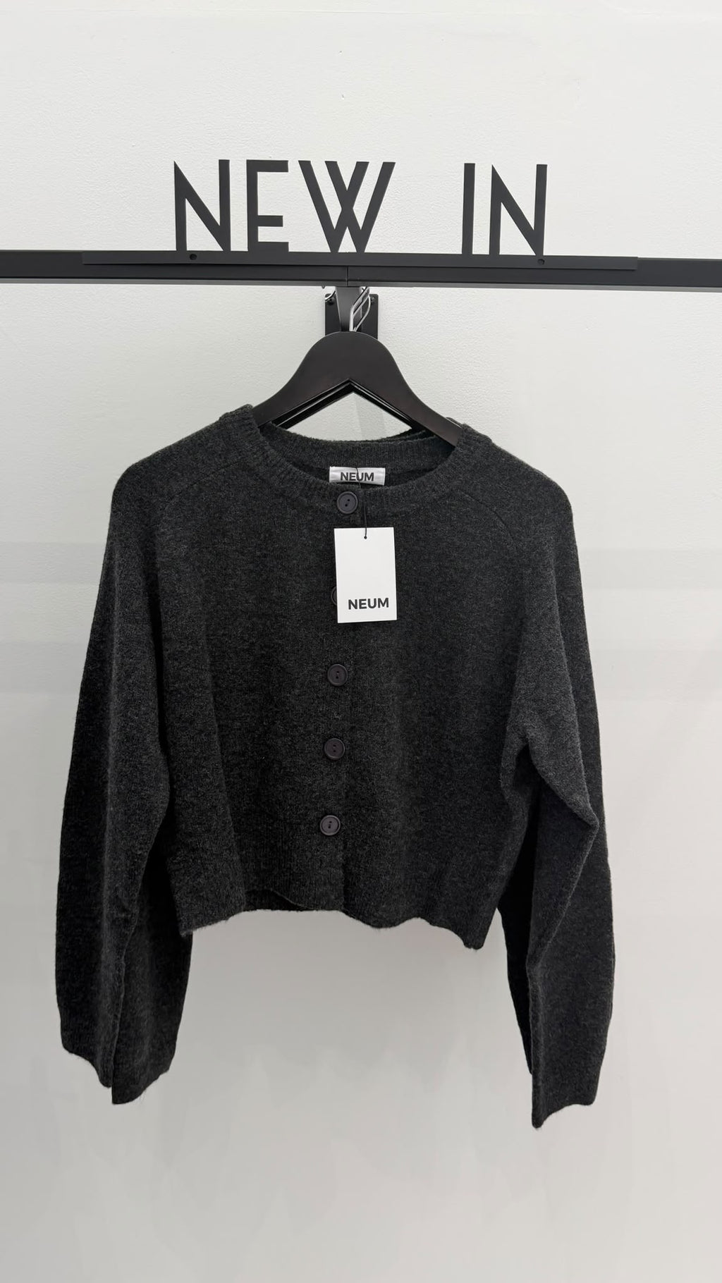 Cárdigan gris oscuro