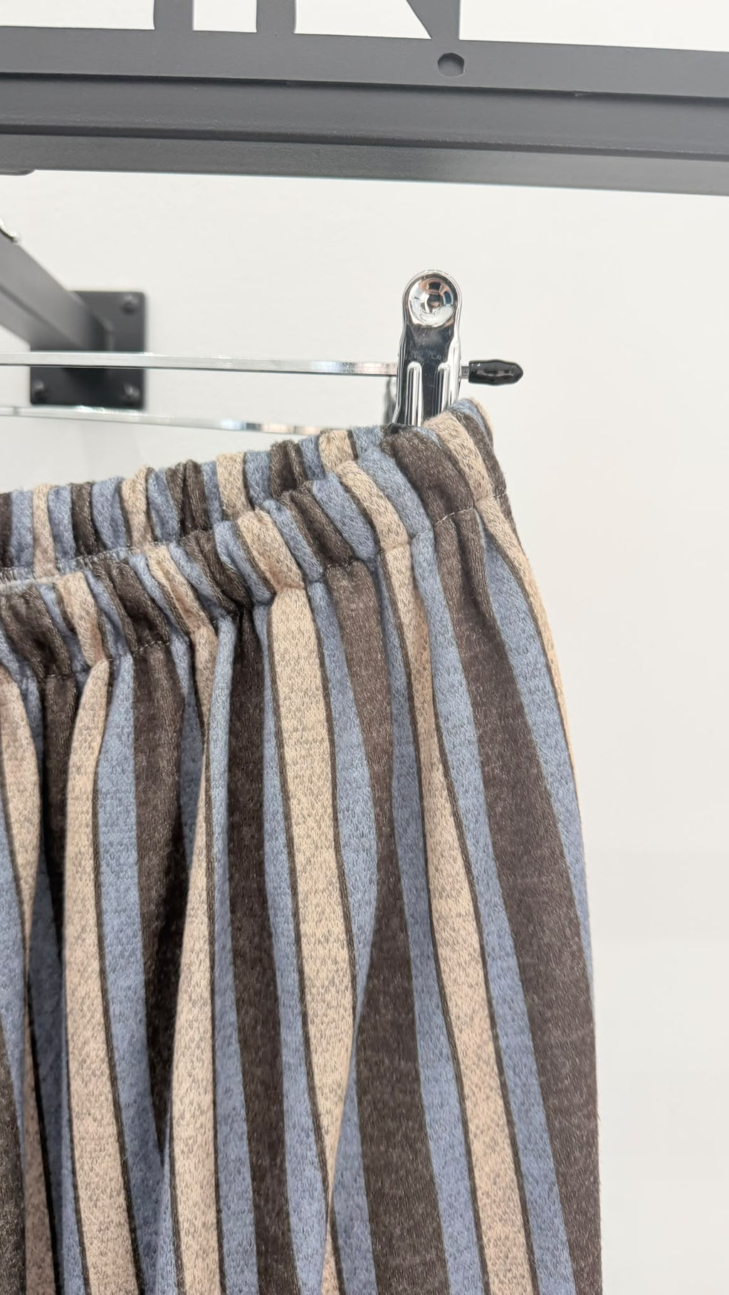 Pantalón bombacho rayas azul + taupe