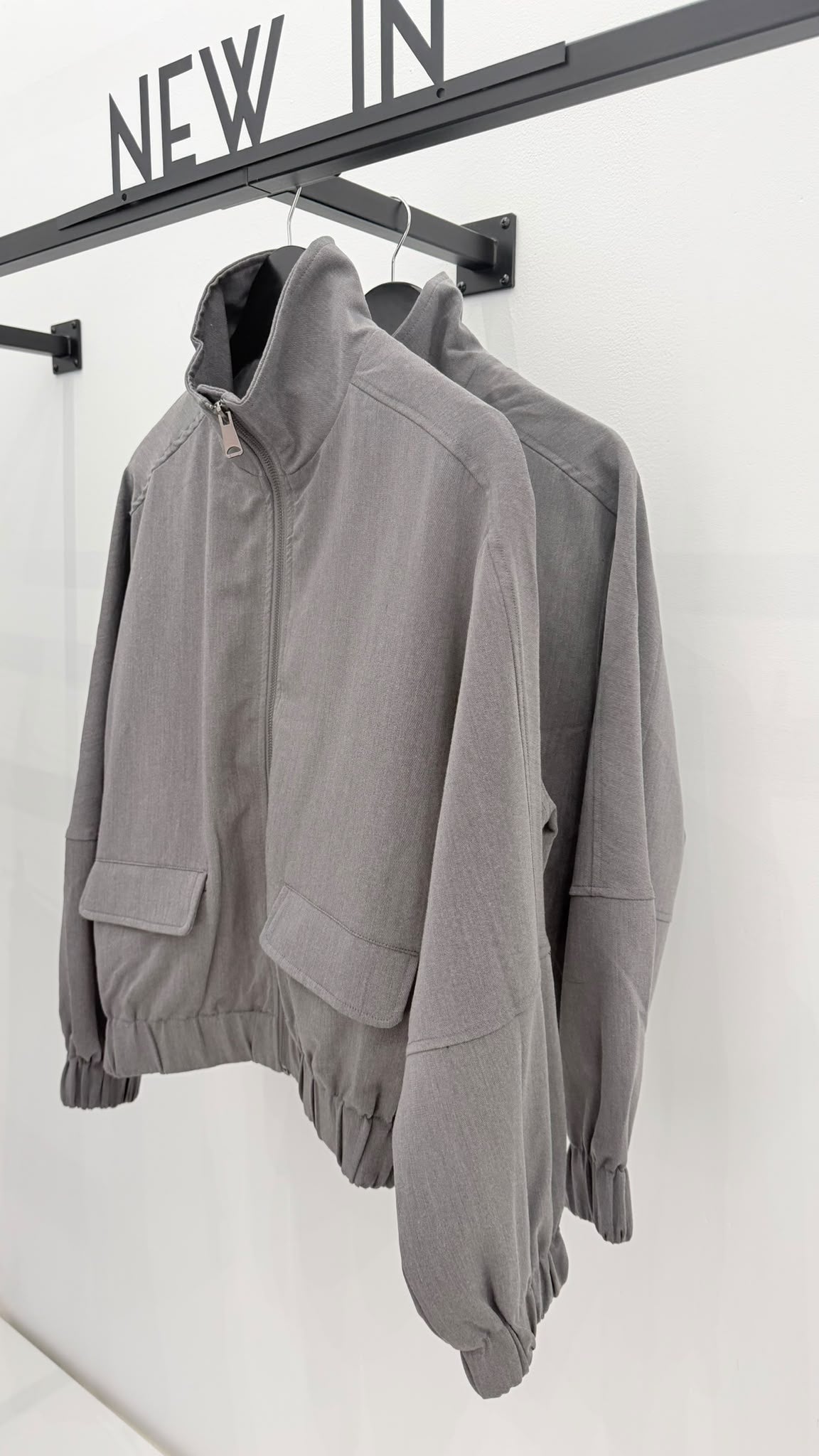 Bomber gris ceniza