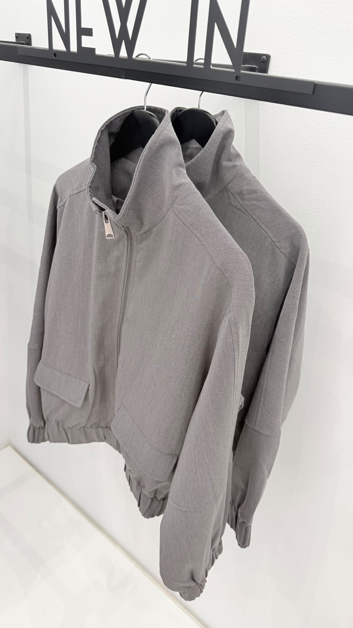 Bomber gris ceniza