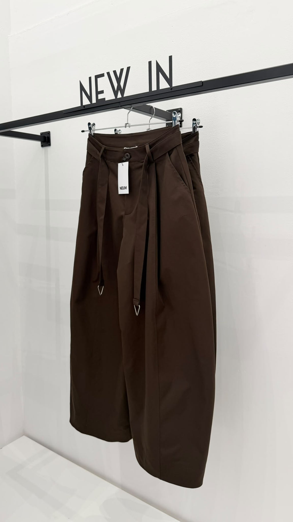 Pantalón barrel marrón
