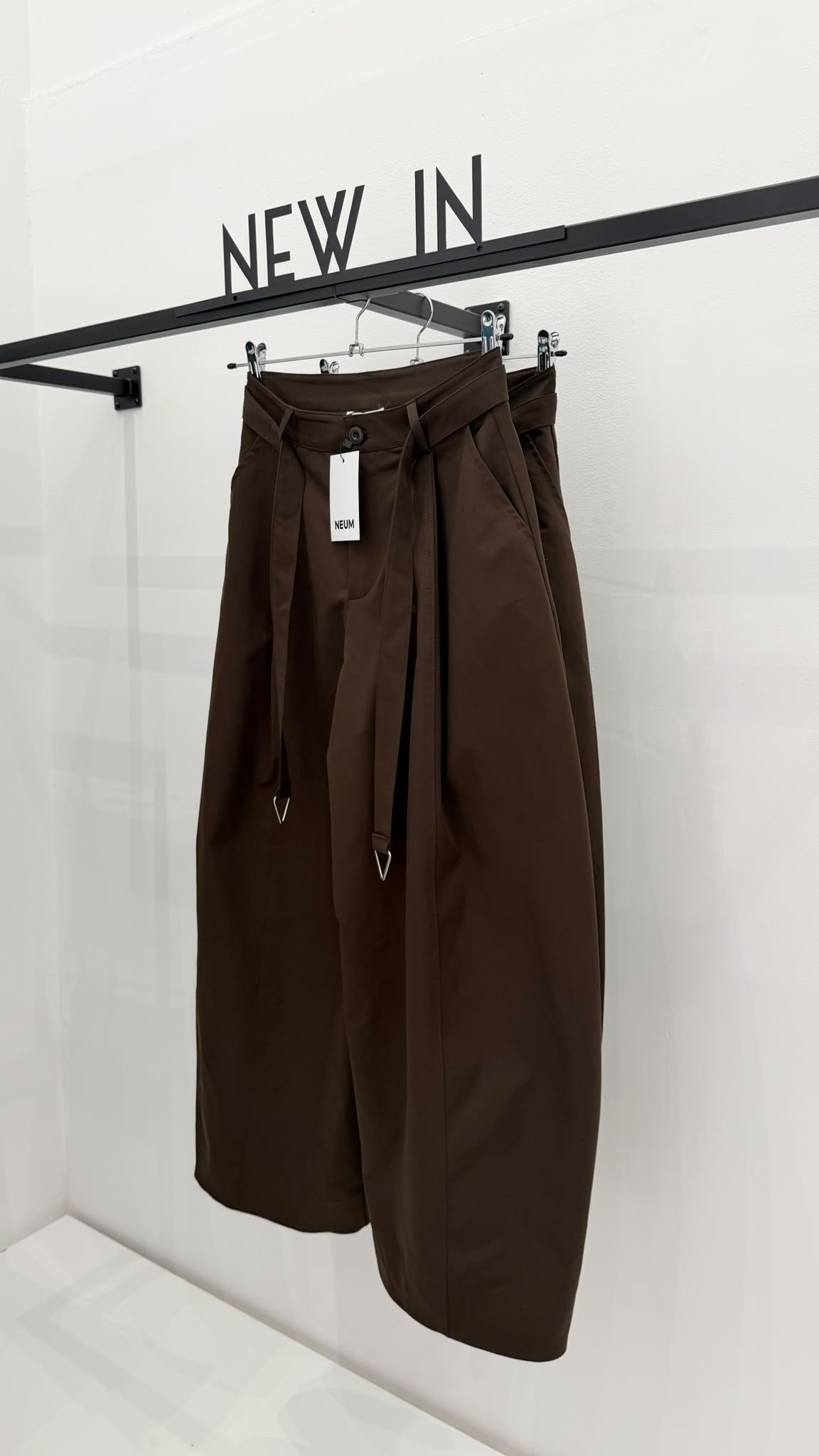 Pantalón barrel marrón