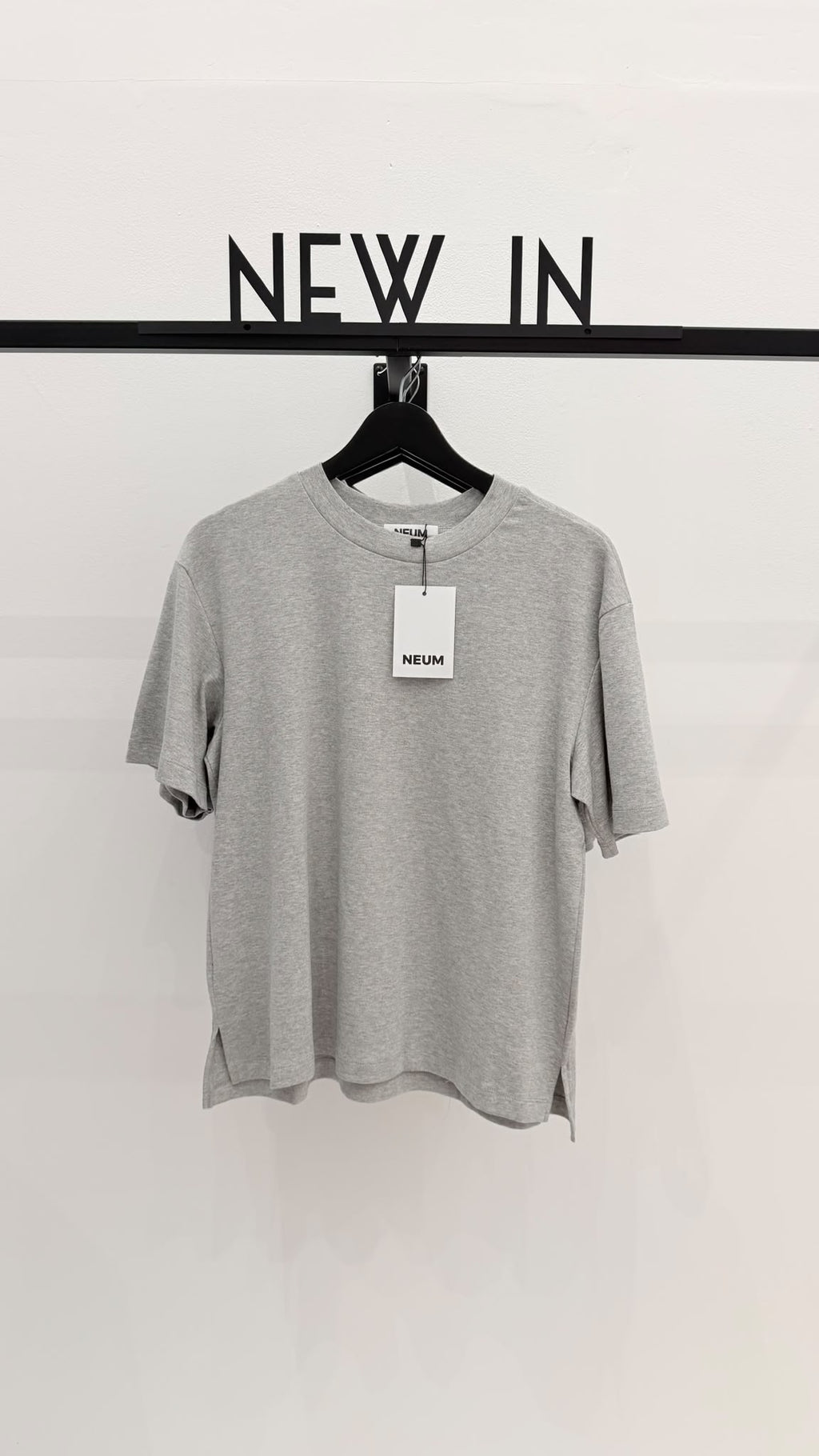 Camiseta básica abertura lateral gris