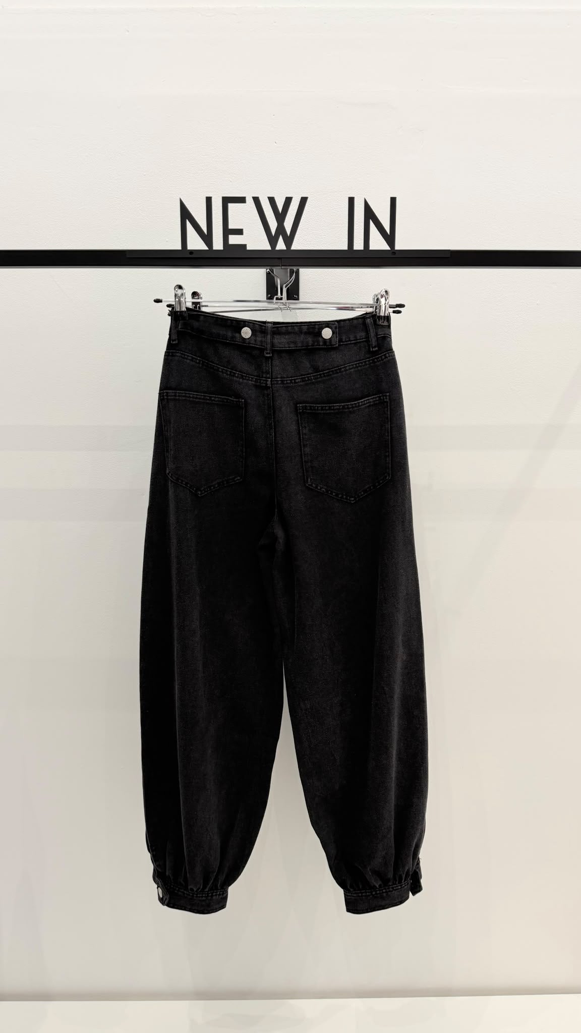 Jeans bombacho negro lavado
