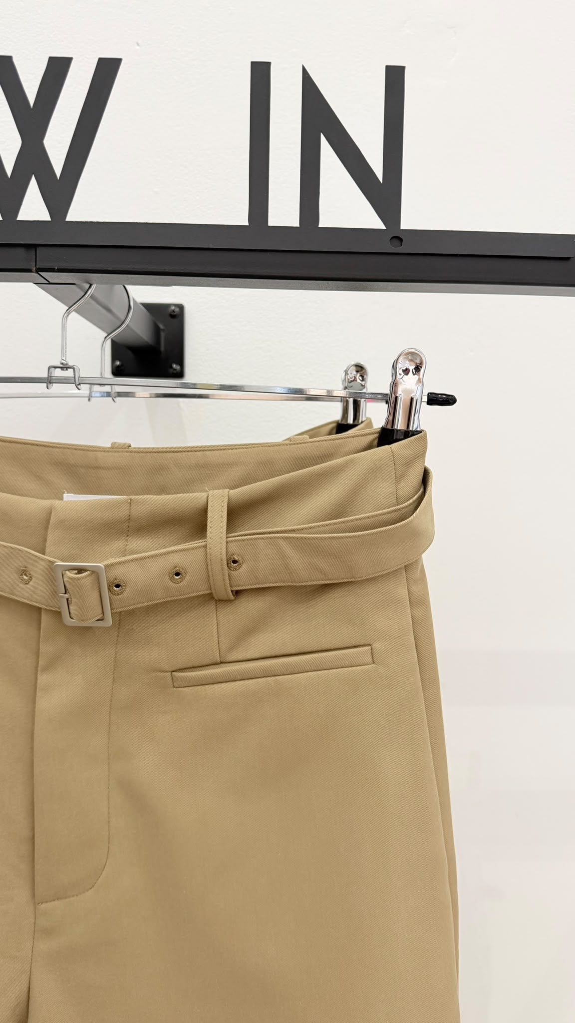 Pantalón taupe cinturón