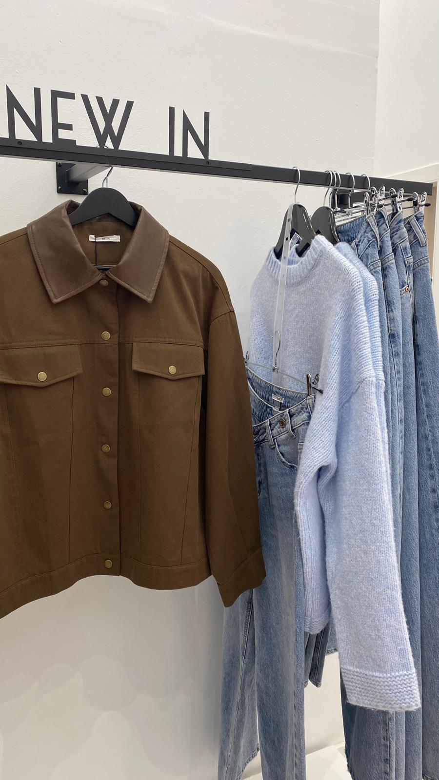 Cazadora solapa efecto polipiel