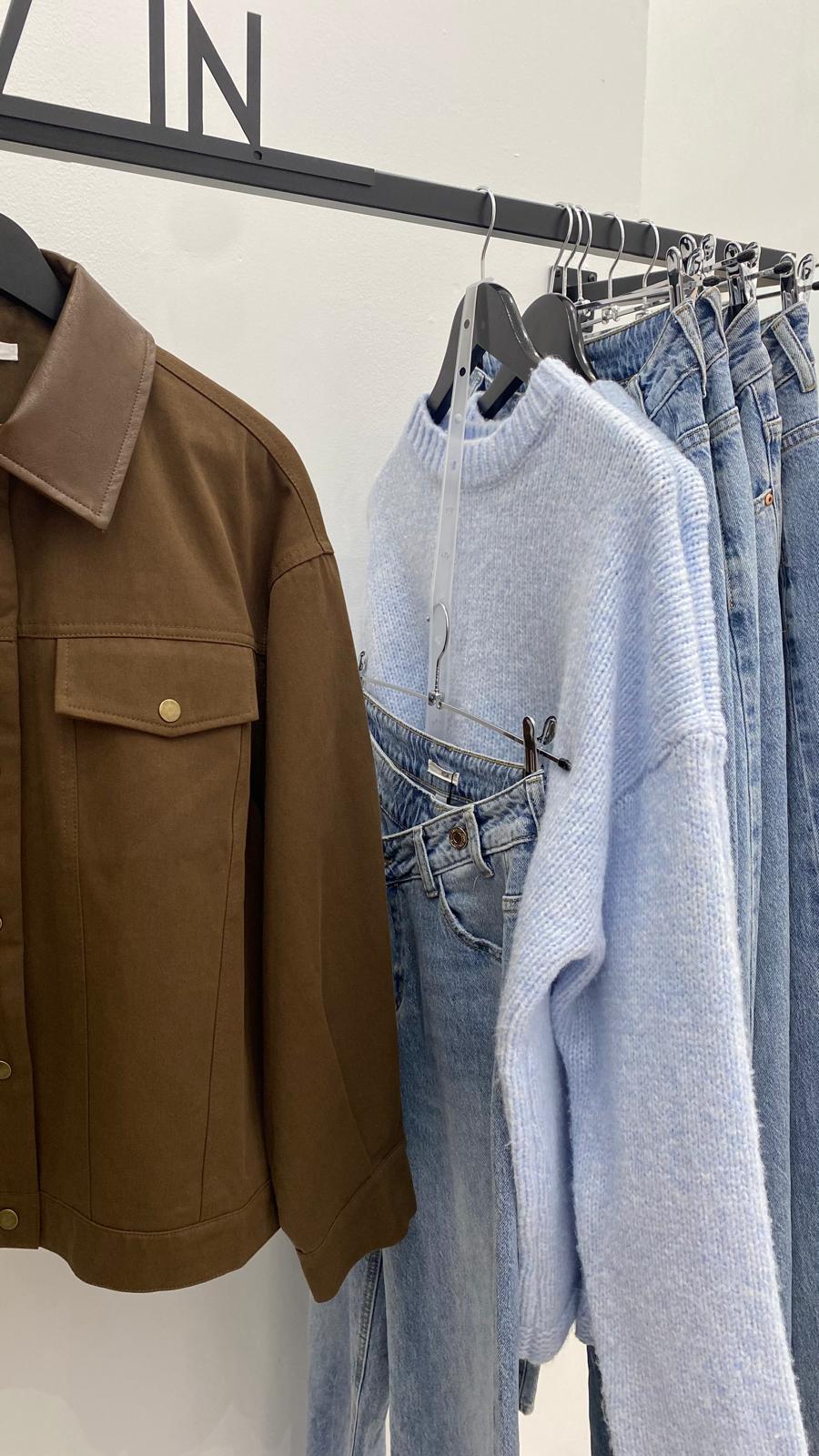 Cazadora solapa efecto polipiel