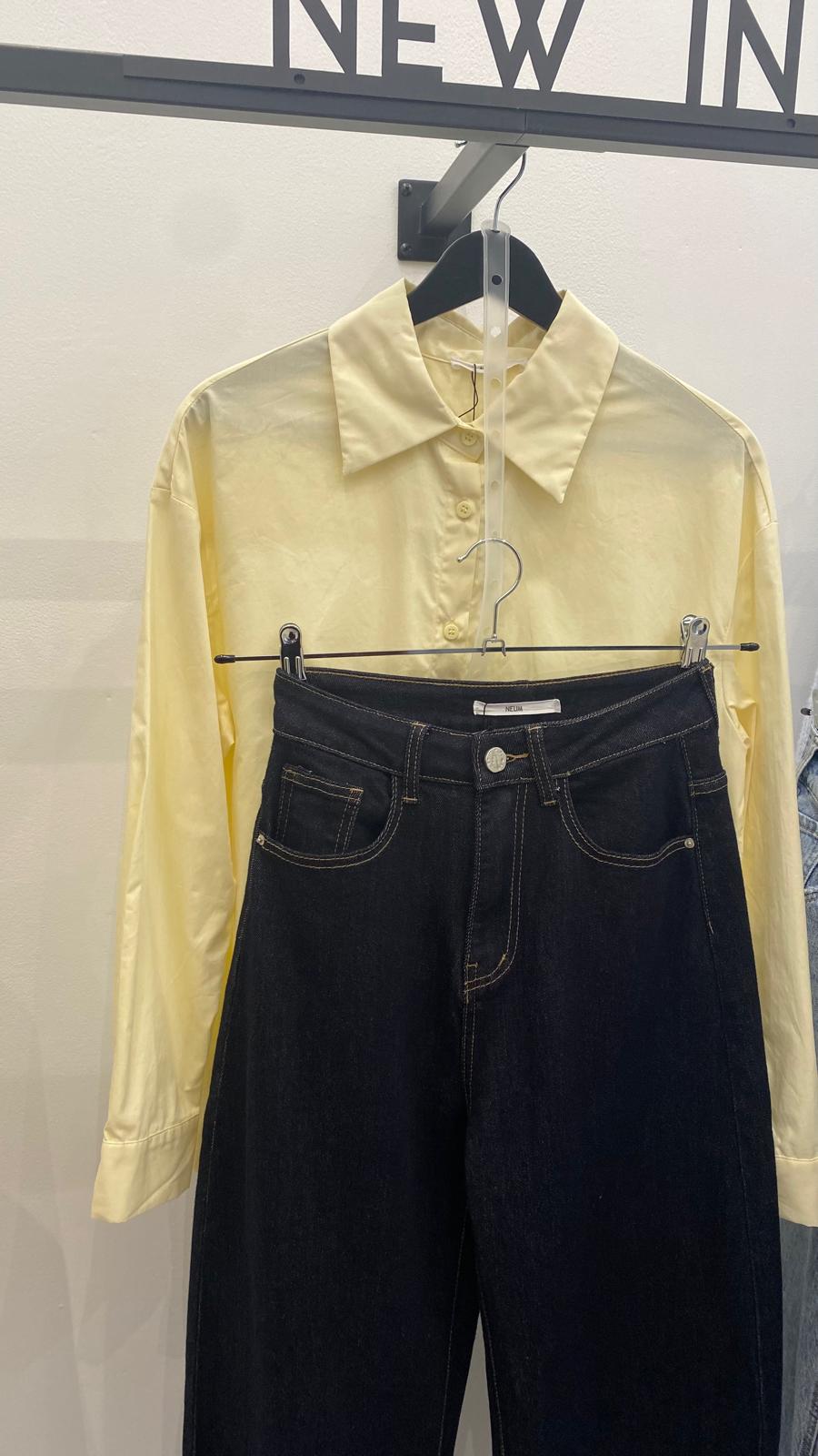 Camisa amarillo mantequilla