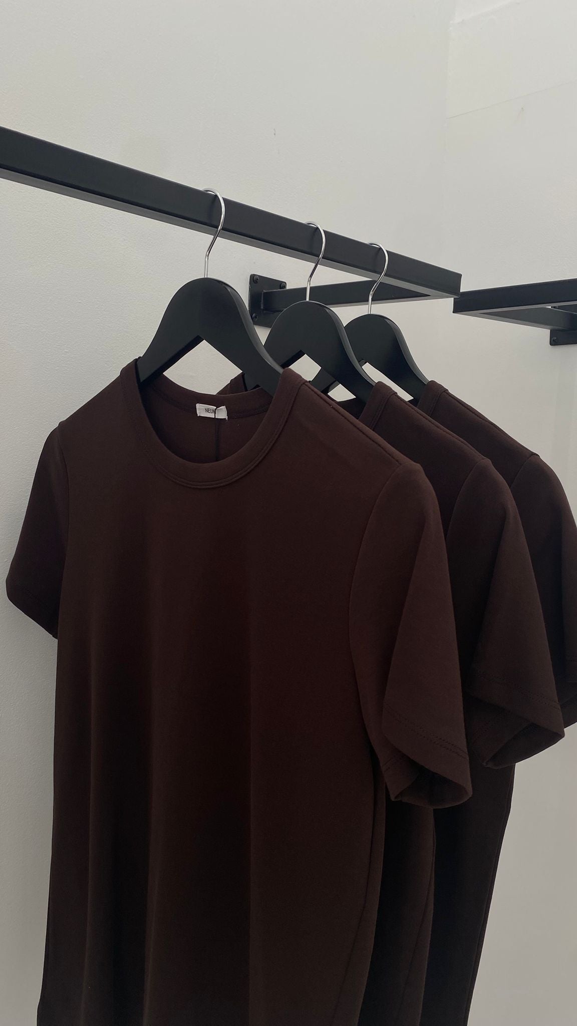 Camiseta básica chocolate