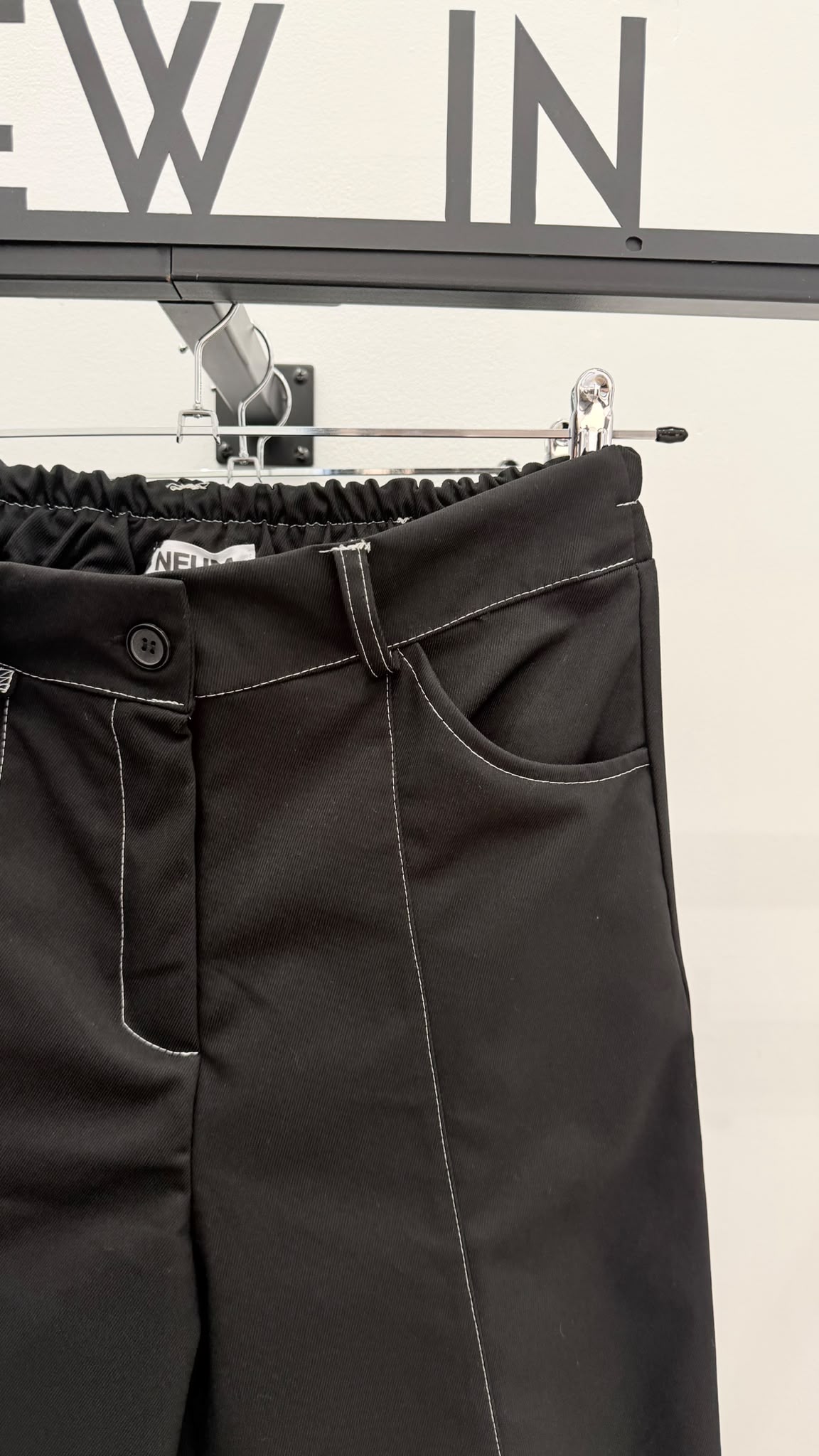 Pantalón bombacho negro