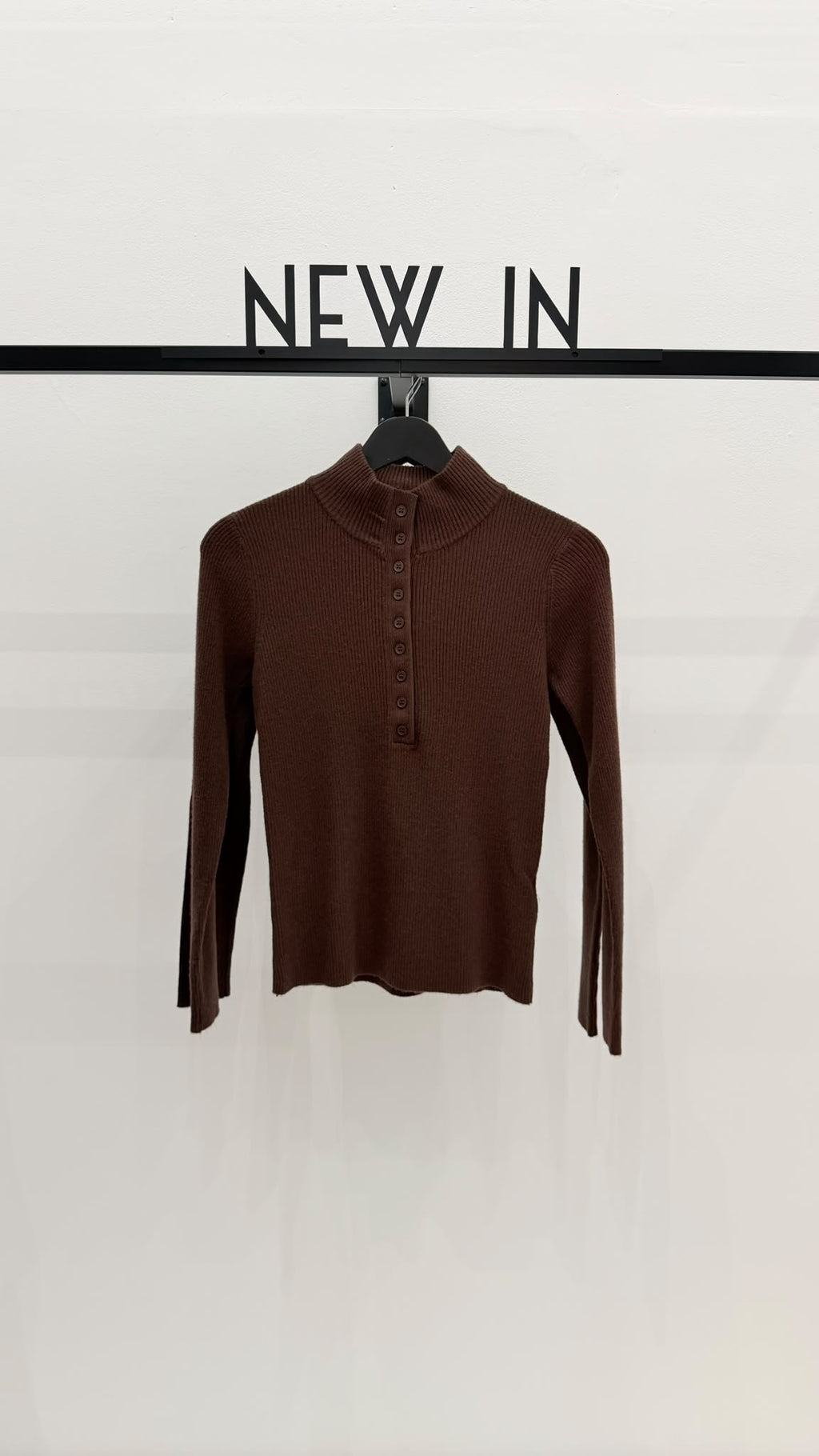 Camiseta punto con botones